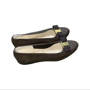 Salvatore Ferragamo Vara Bow Brown Suede Wedge Flat Size 6